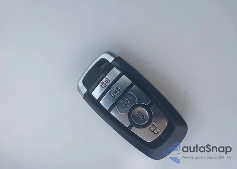 2017 Ford Fusion Energi Titanium z USA, uszkodzony, nr VIN 3FA6P0SU2HR208260